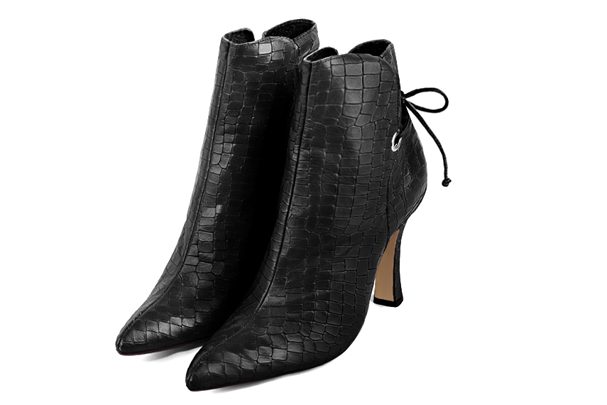 Satin black women's ankle boots with laces at the back. Tapered toe. Very high spool heels. Front view - Florence KOOIJMAN